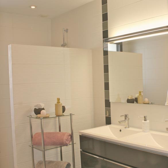 galerie-villa-dunette-salle-eau1 Salle de bain avec douche de La Dunette à Vaux-sur-Mer